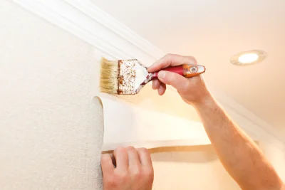 Pose de papier peint à Hengwiller — revêtements muraux et toiles de verre